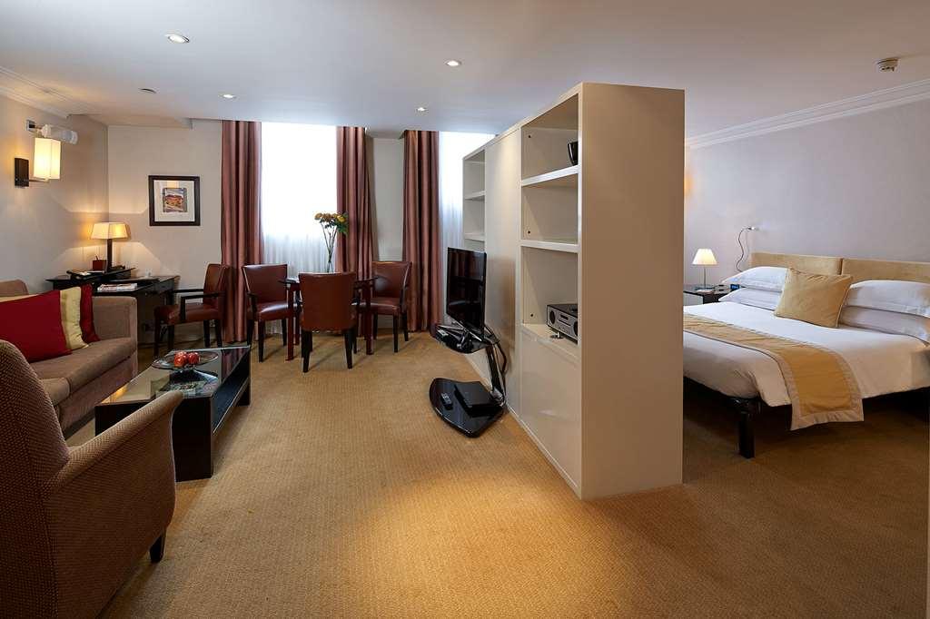 Cheval Phoenix House At Sloane Square Aparthotel London Room photo