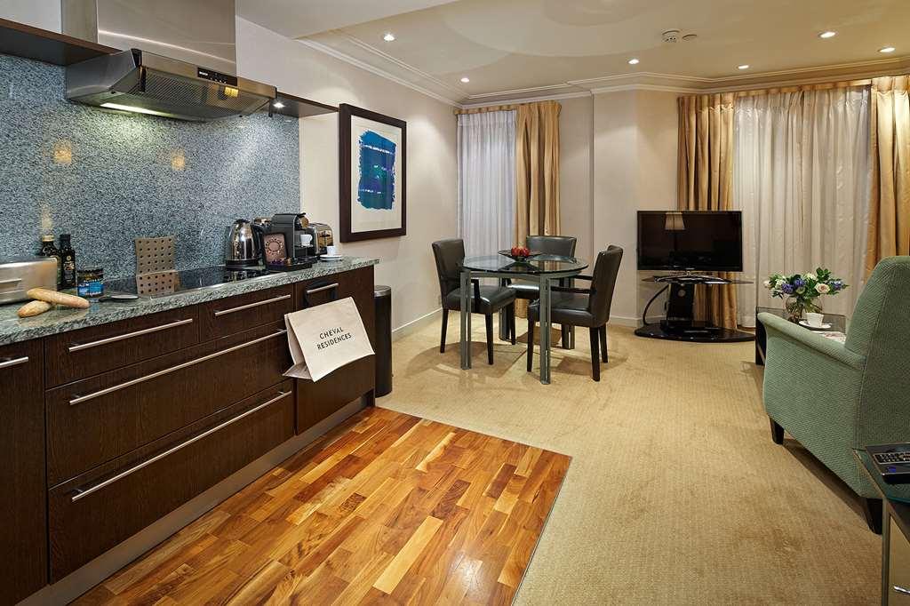 Cheval Phoenix House At Sloane Square Aparthotel London Room photo